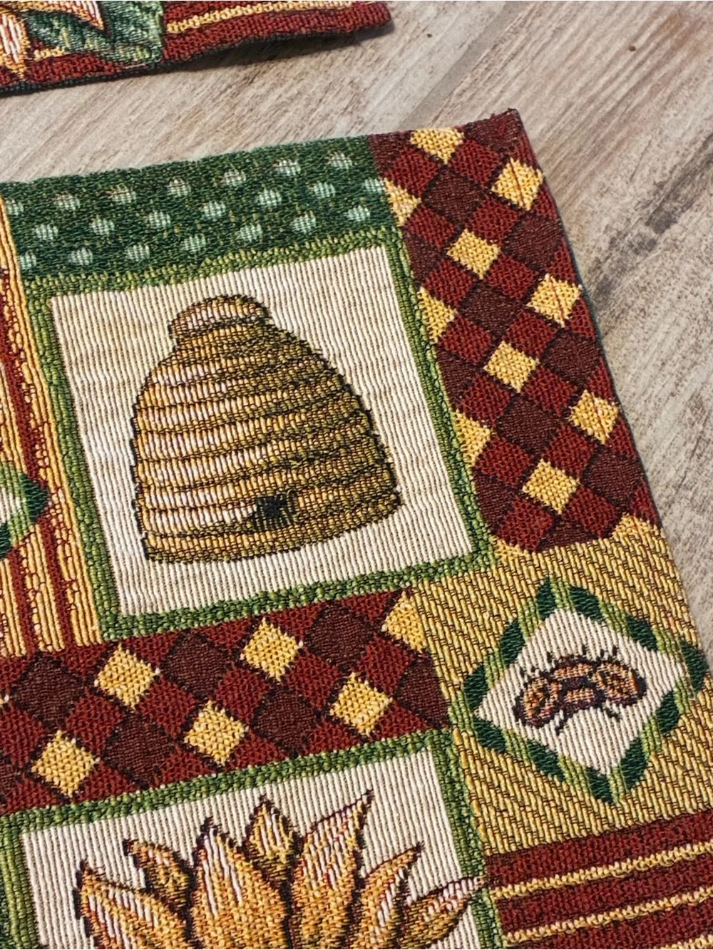 4 SUNFLOWER AND HONEY BEES TAPESTRY PLACEMATS